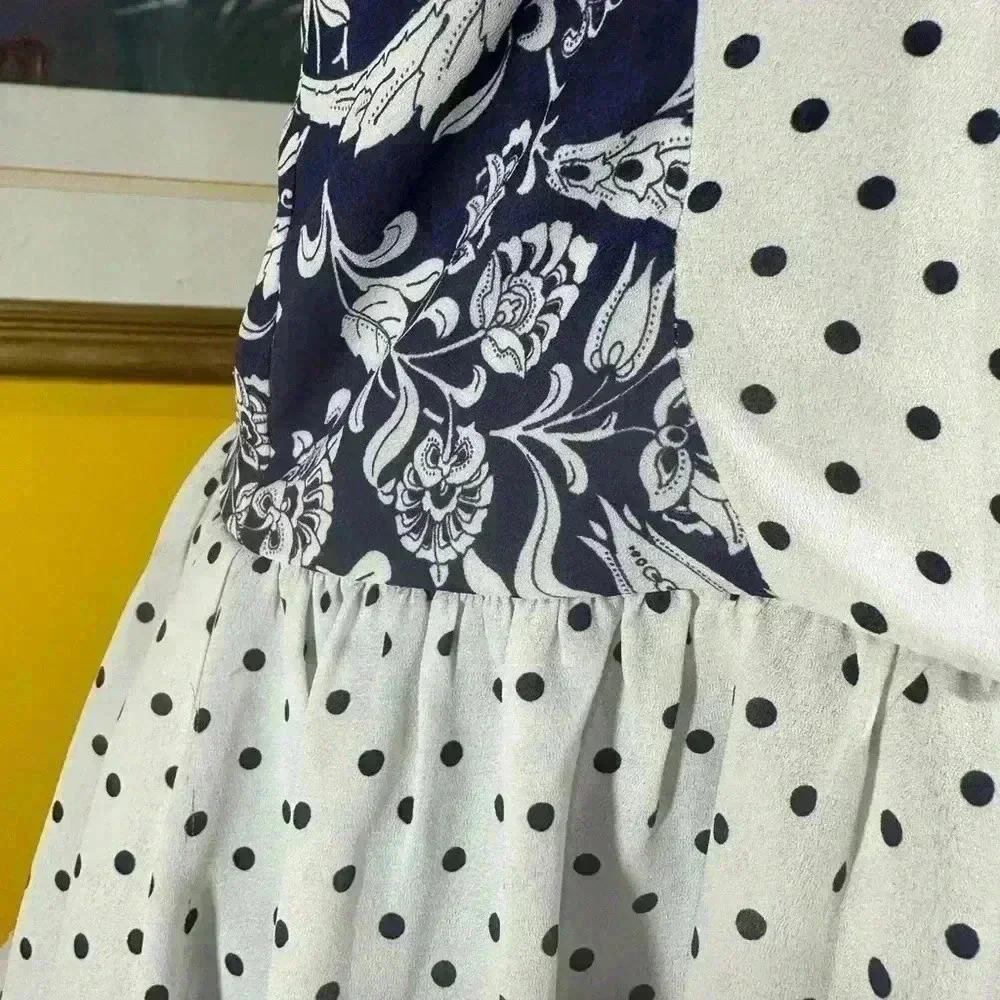 Forever 21 Women’s Size S Sleeveless Polka Dot/ Floral Blue & White Blouse‎ - Picture 5 of 8